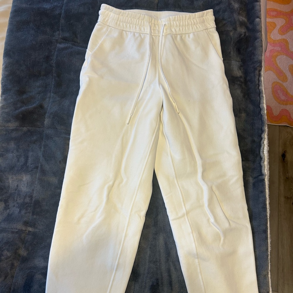 lululemon athletica Women’s Scuba White Joggers